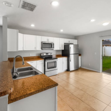 https://myrentalspot-bucket.s3.us-west-2.amazonaws.com/images/properties/122/174622772868155210aa58e_225x225.jpg