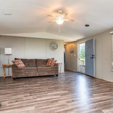 8 Redbarn Court